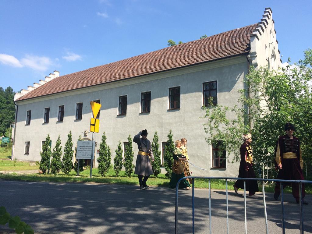 Zamek W Dziegielowie Exteriör bild